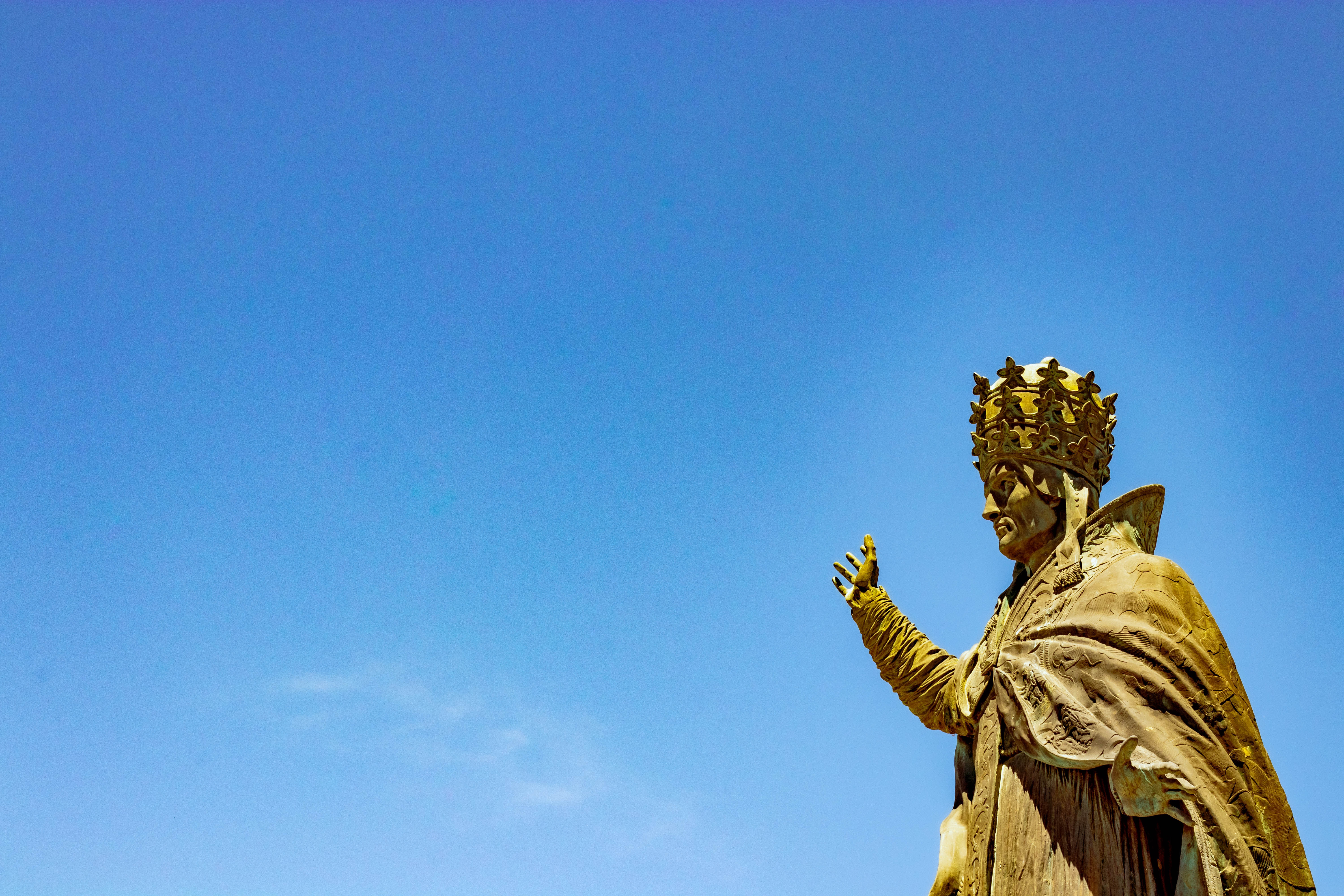 What Is the Papal Tiara?