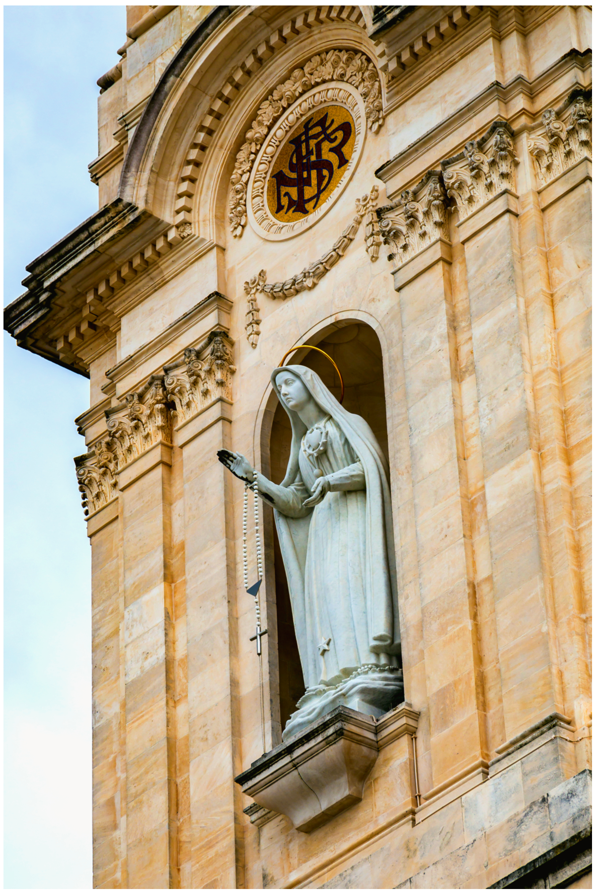 The Fatima Visionary Who Helped an Artist Priest Sculpt an Iconic Statue of Our Lady